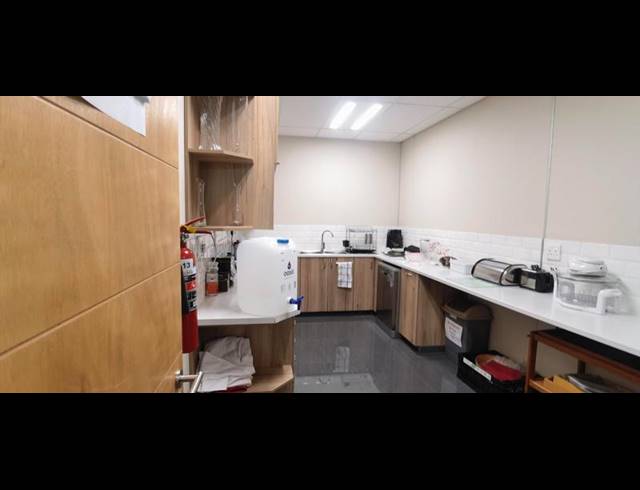 BUSINESS PROPERTY TO RENT IN LYNNWOOD